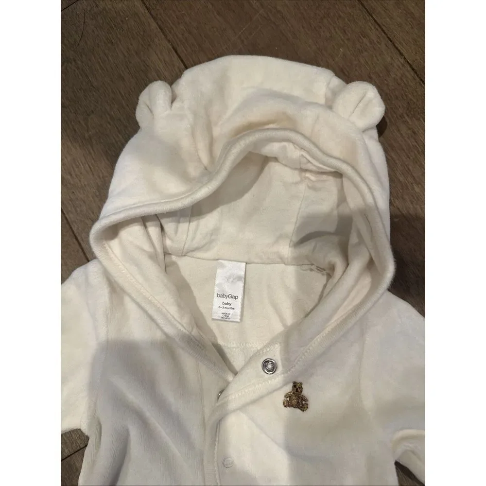 NWT Gap 0-3 Bundle Baby Boy Set Jumpsuit Four‎ Piece Sets And Hat